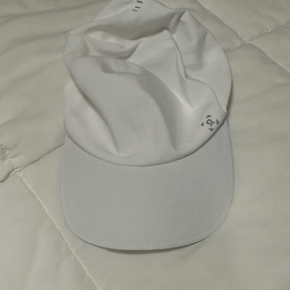 Lululemon Fast & Free running hat 🤍 - Picture 2 of 7